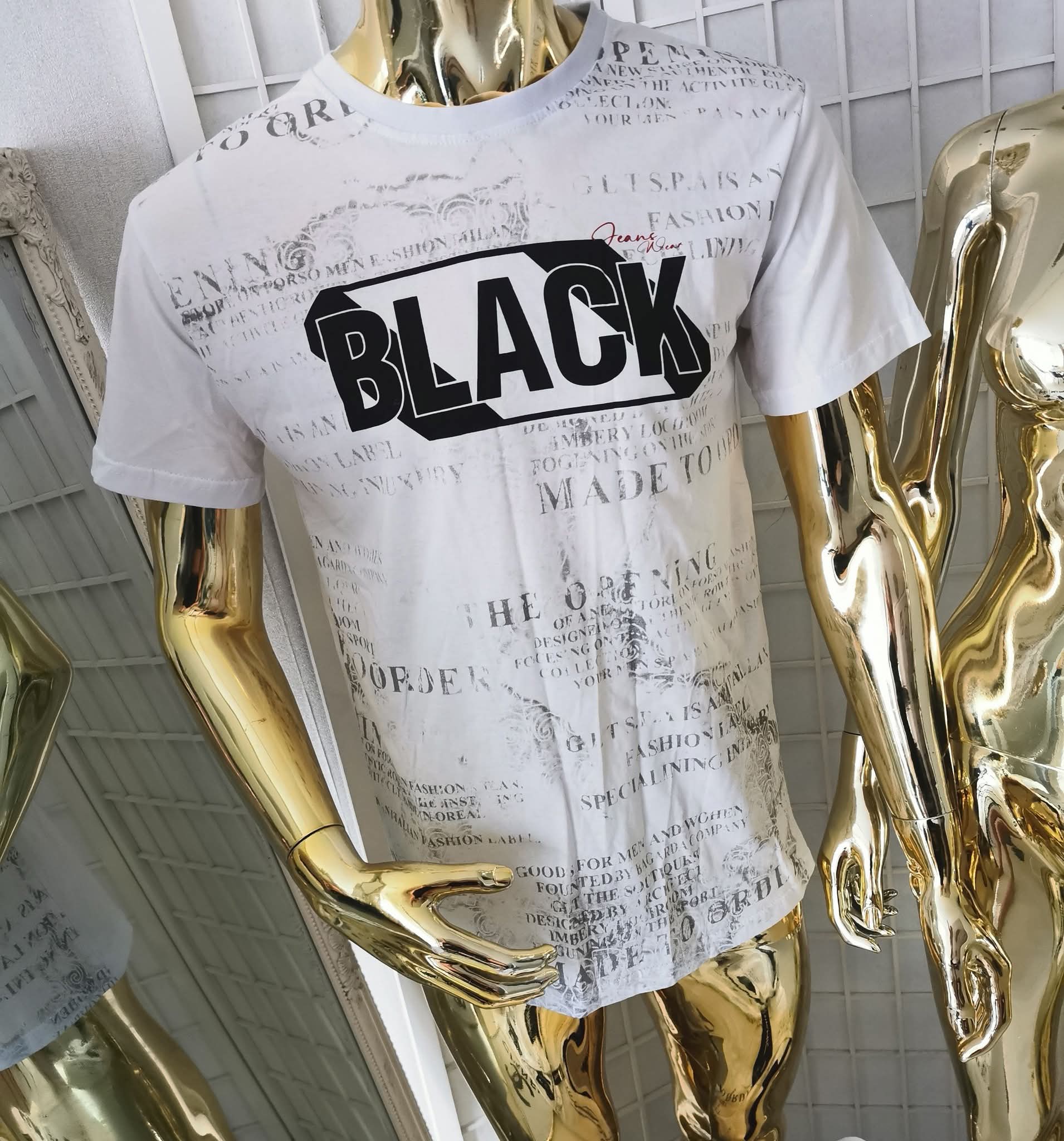 Balti marškinėliai su užrašu BLACK