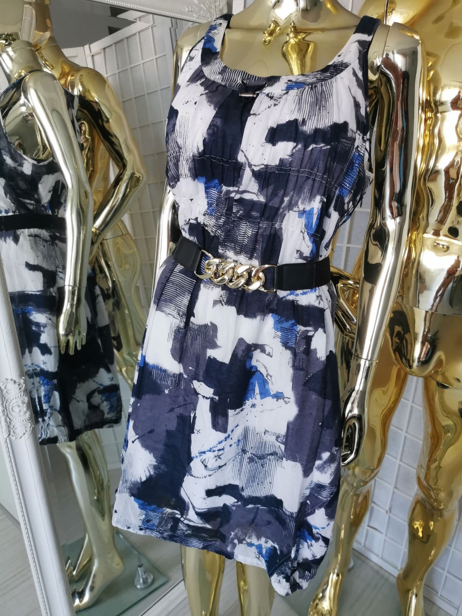 2XL dydžio suknelė be rankovių