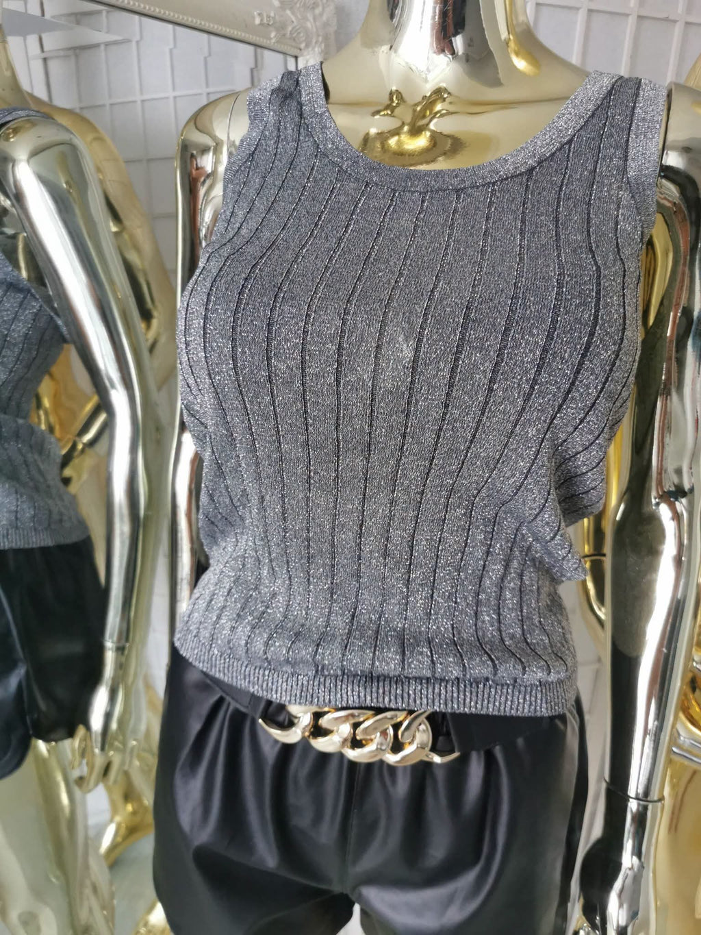 M dydžio blizgi Zara palaidinė be rankovių