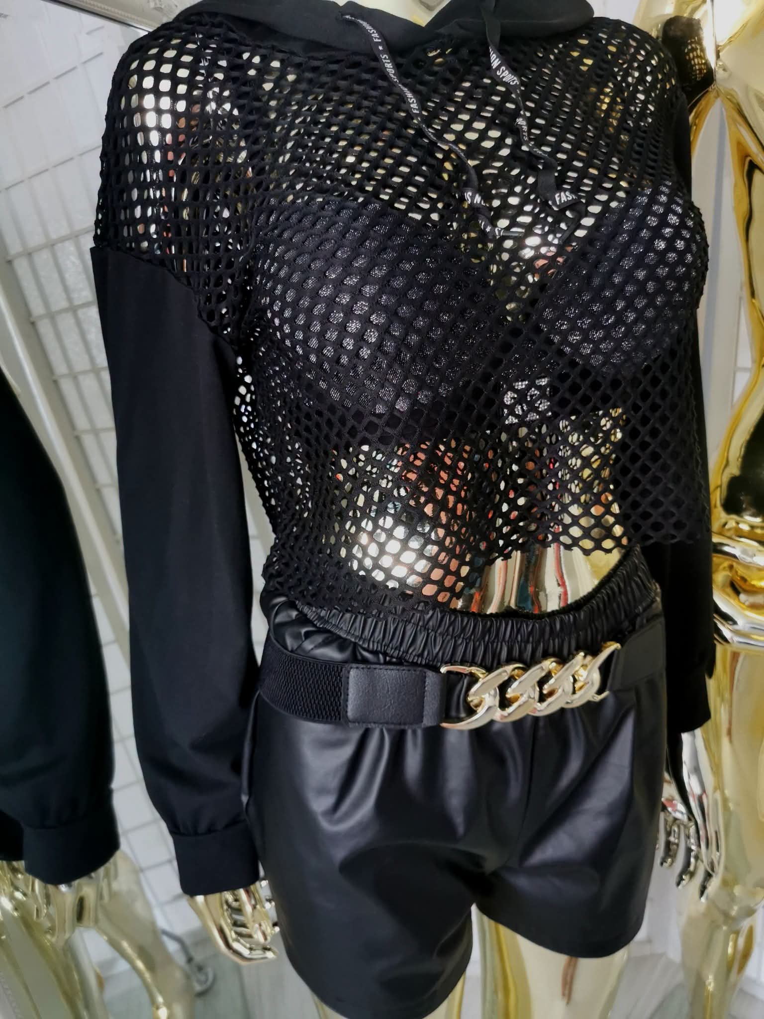 S dydžio tinklinis crop top stiliaus džemperis