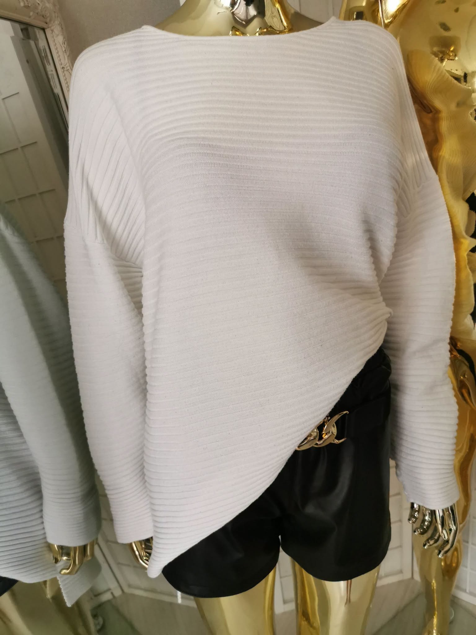 2XL dydžio baltas megztinis
