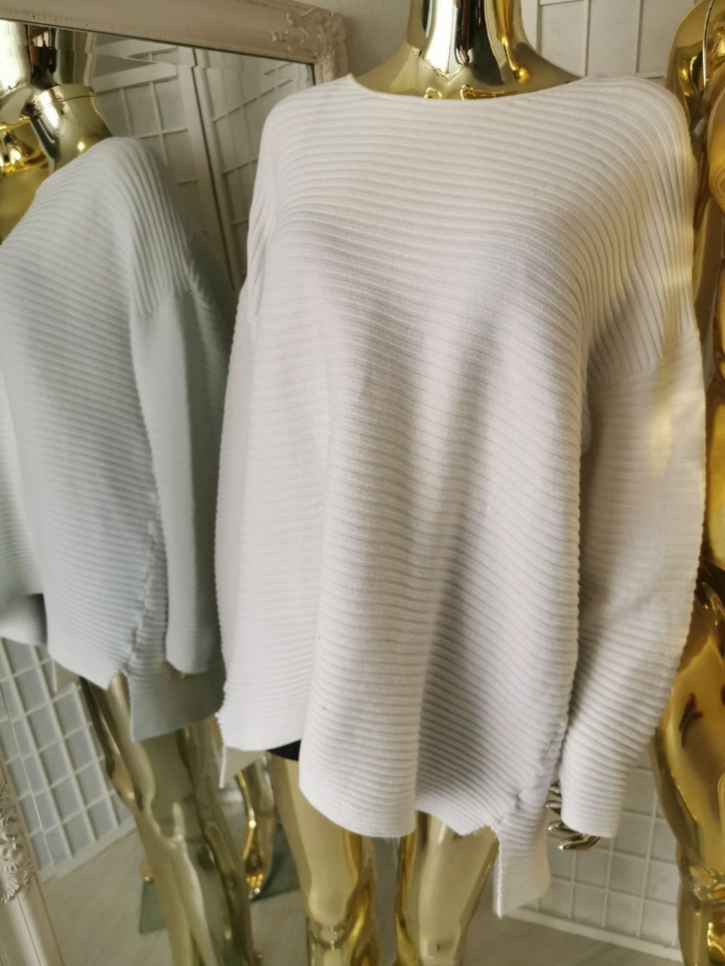 2XL dydžio baltas megztinis