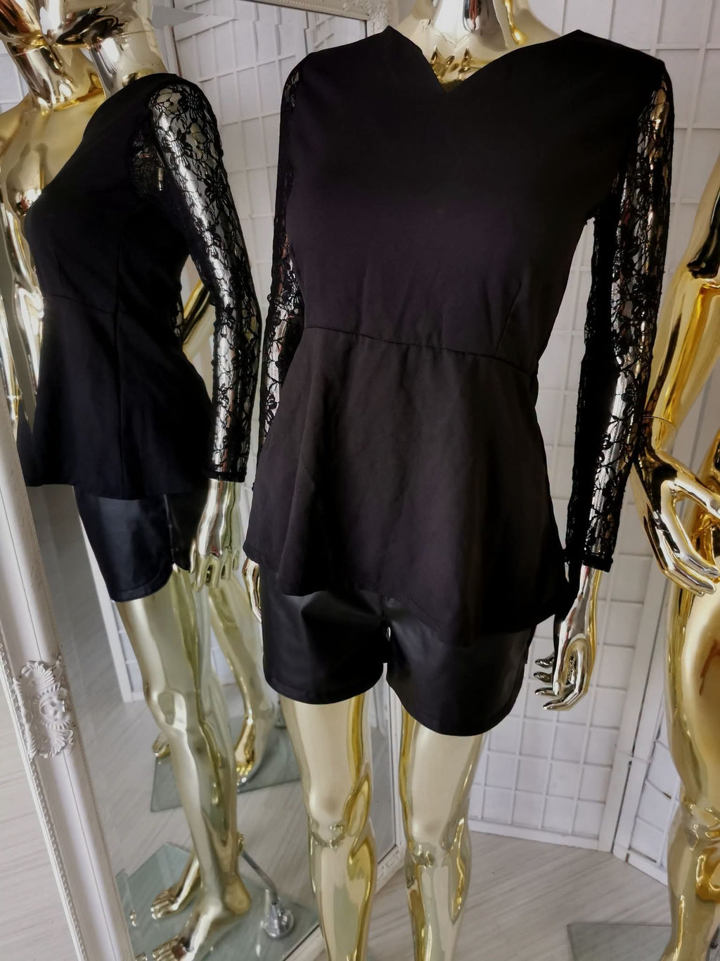 XS/S dydžio juoda peplum stiliaus palaidinė