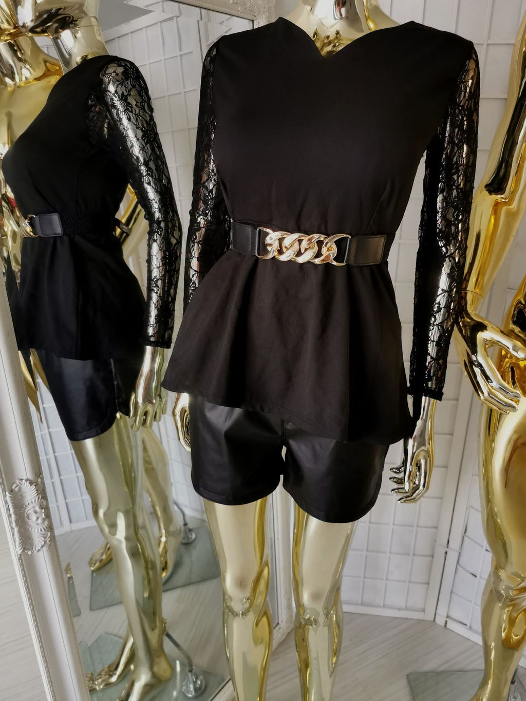 XS/S dydžio juoda peplum stiliaus palaidinė