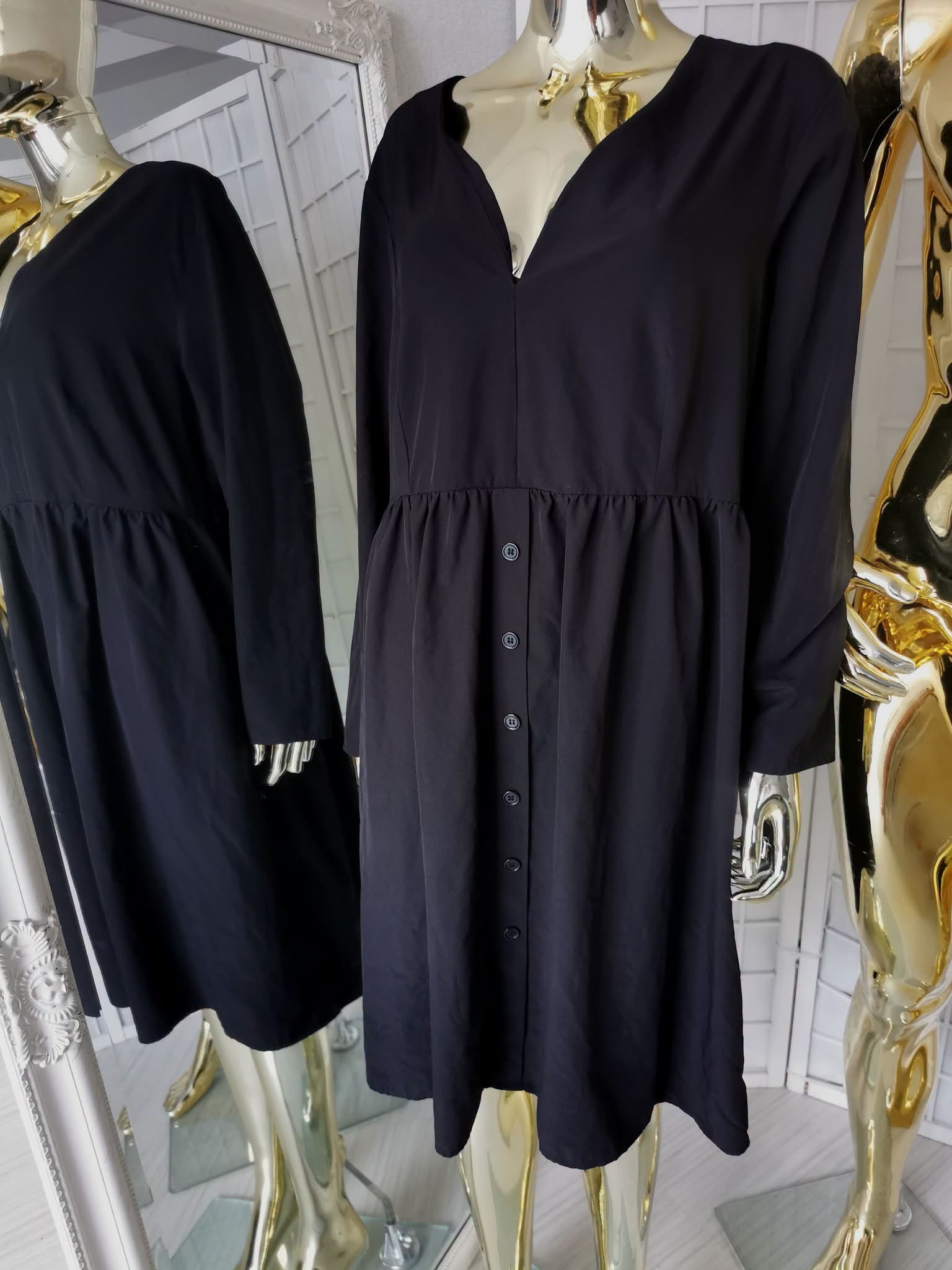 2XL dydžio juoda plius size suknelė