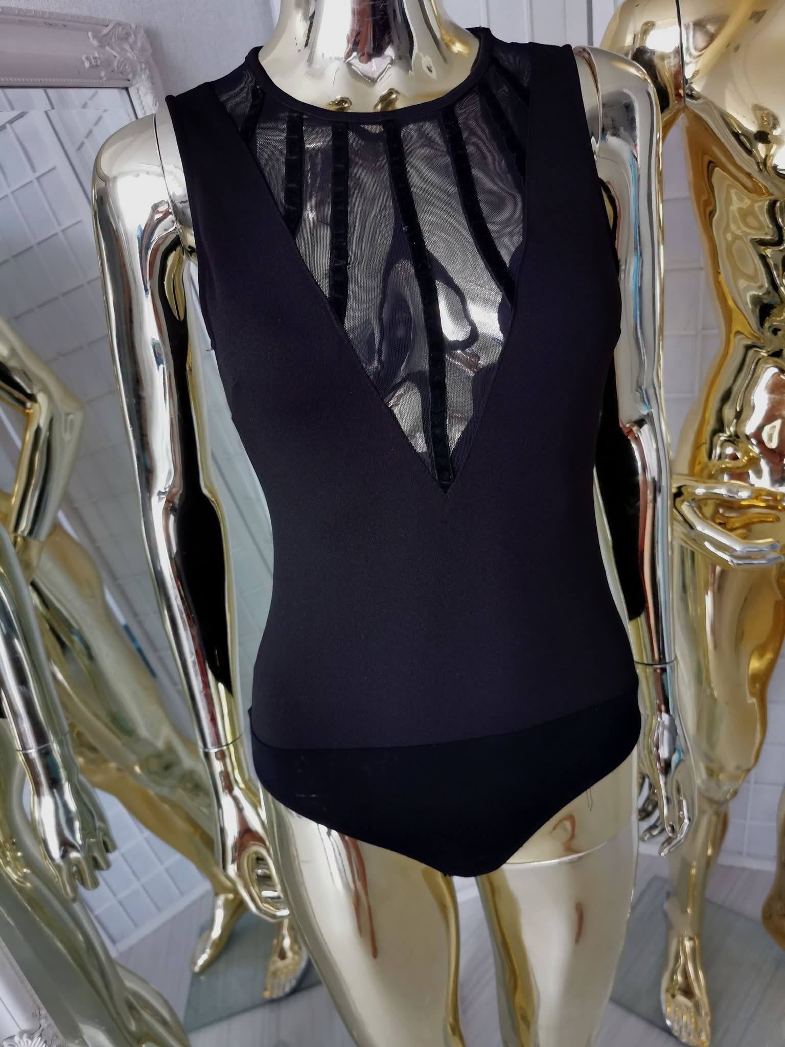 XS/S dydžio juodas bodis be rankovių
