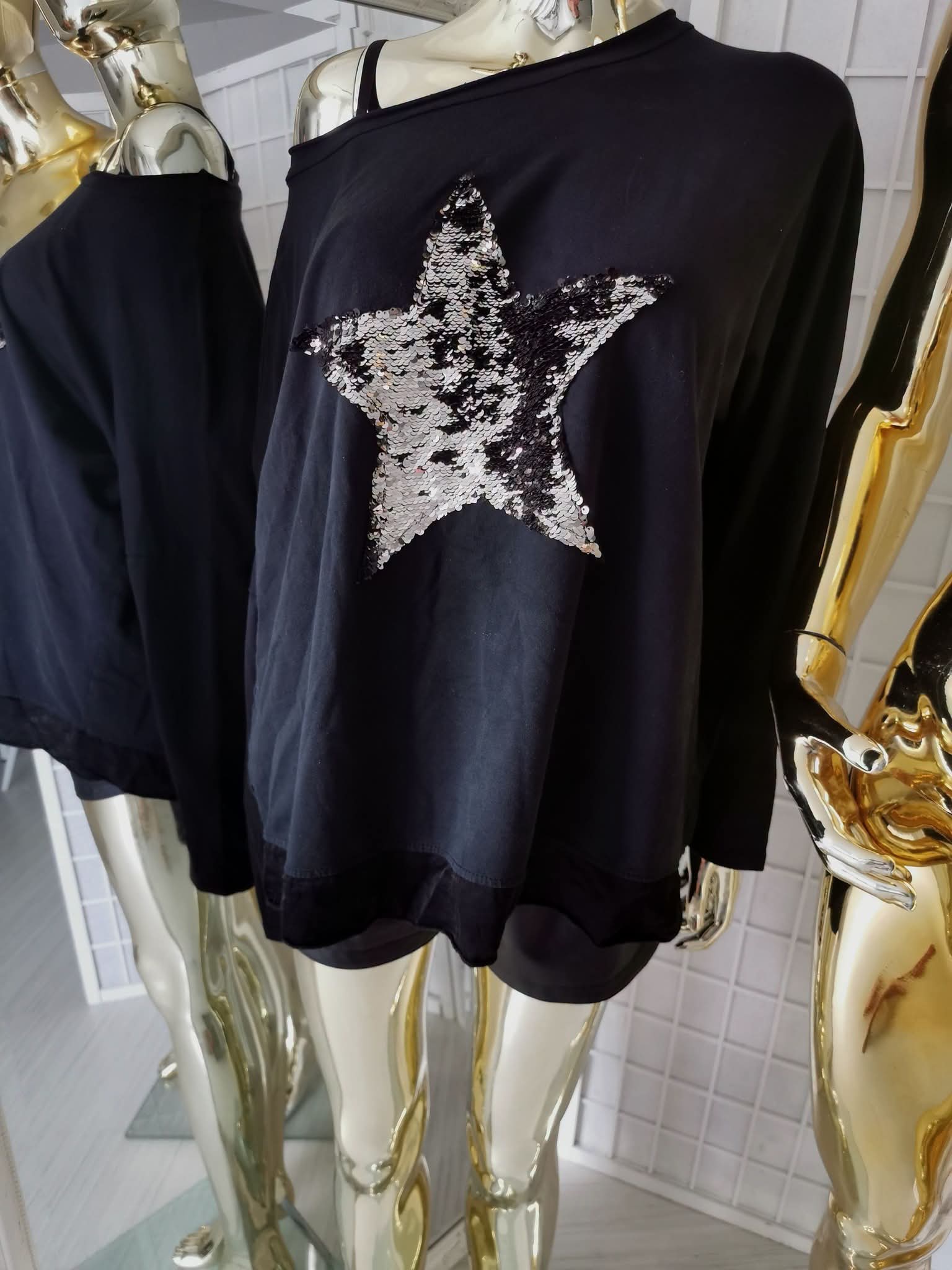 XL/2XL dydžio juodas džemperis
