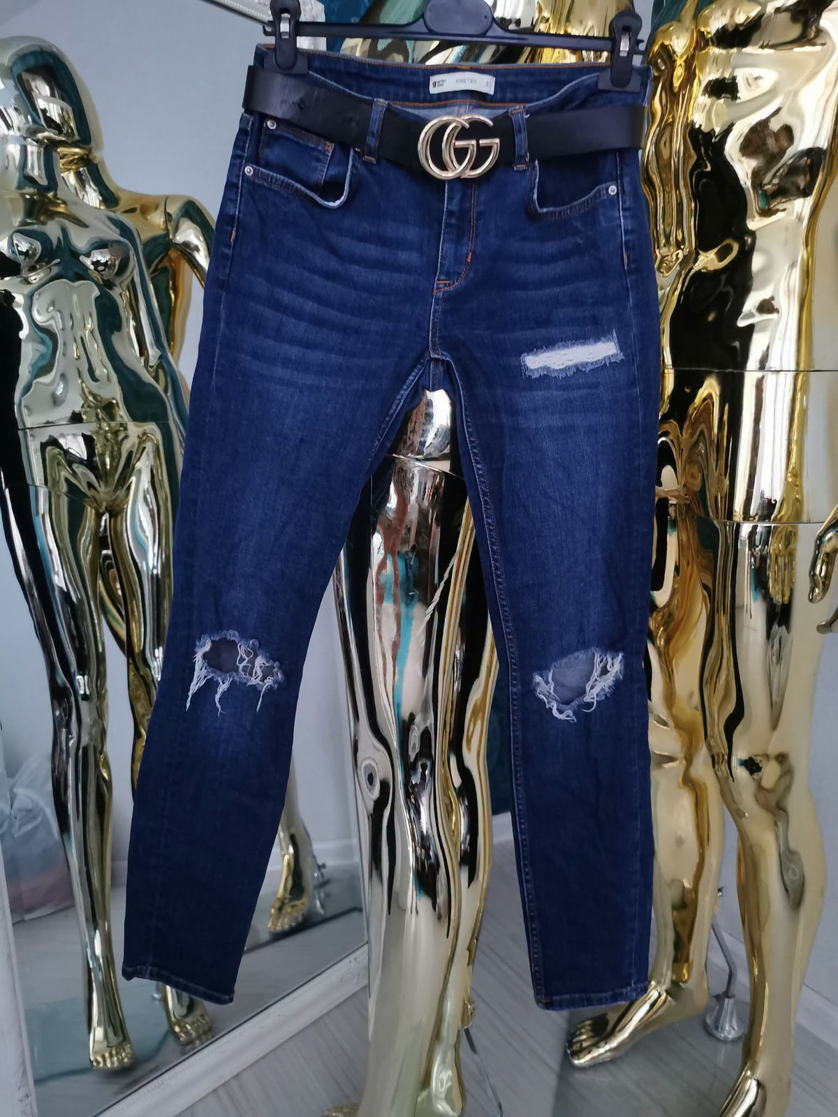 M dydžio tamsiai mėlyni plėšyti džinsai