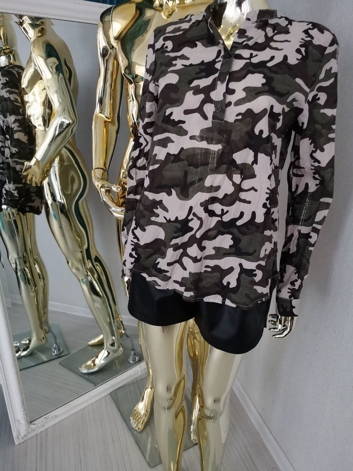 XS/S dydžio kamufliažinio rašto marškiniai