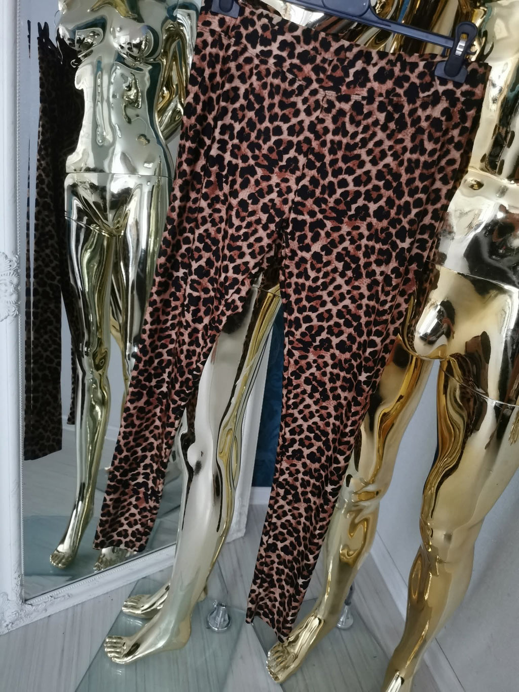 M dydžio leopardo rašto tamprės