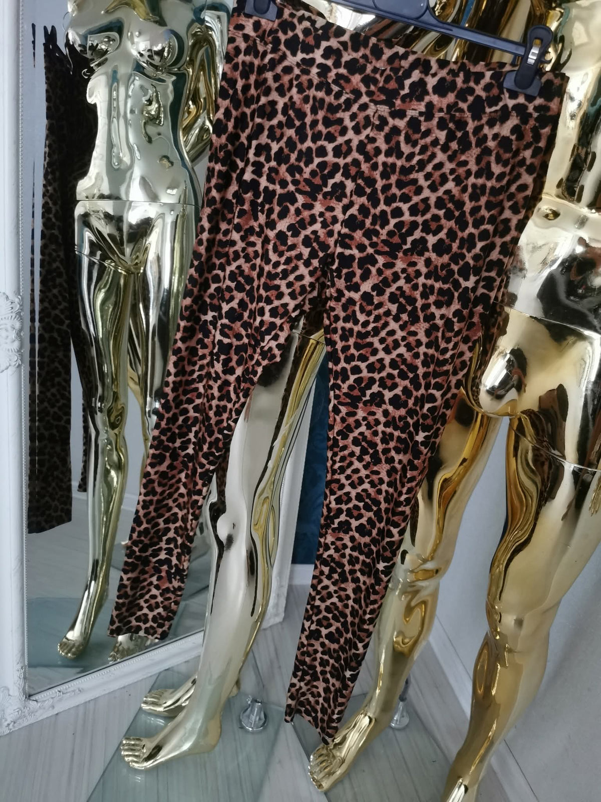 M dydžio leopardo rašto tamprės