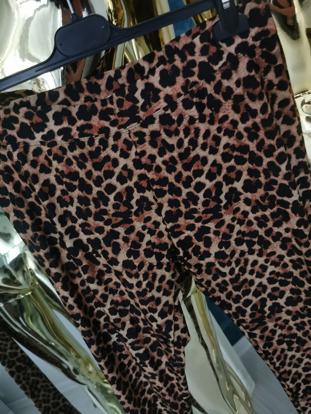 M dydžio leopardo rašto tamprės