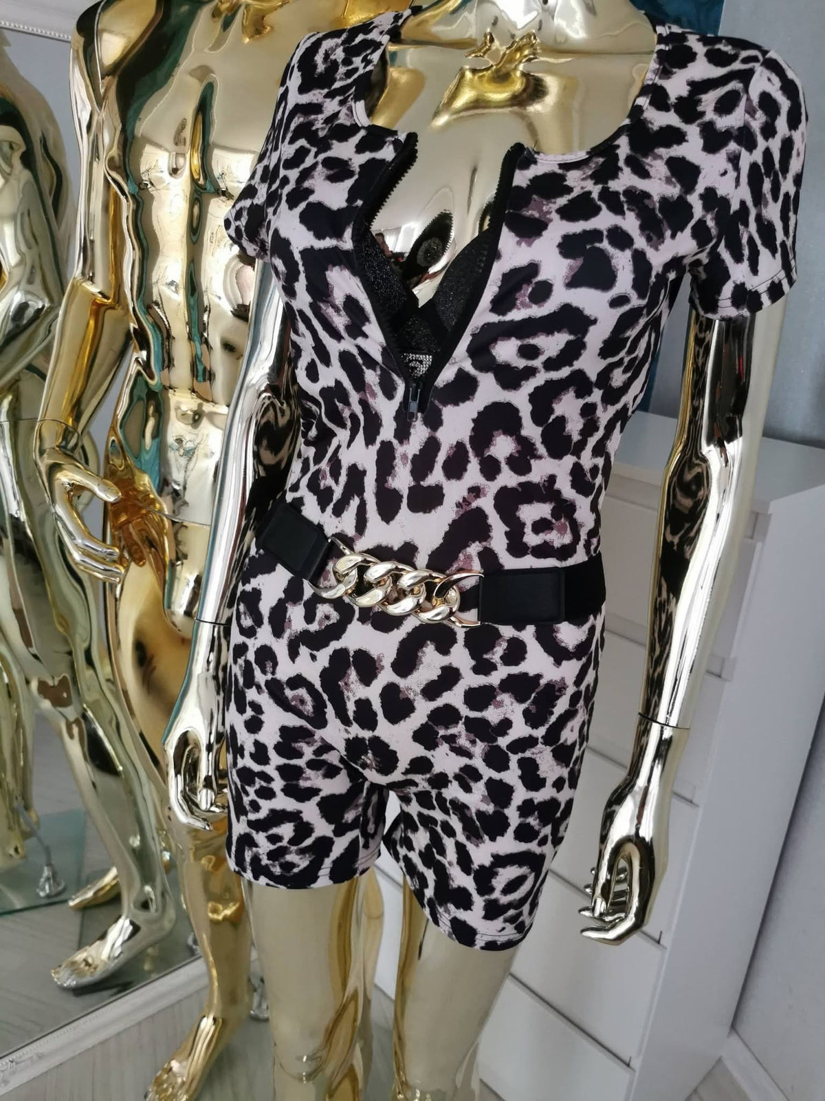 M dydžio leopardo rašto kombinezonas