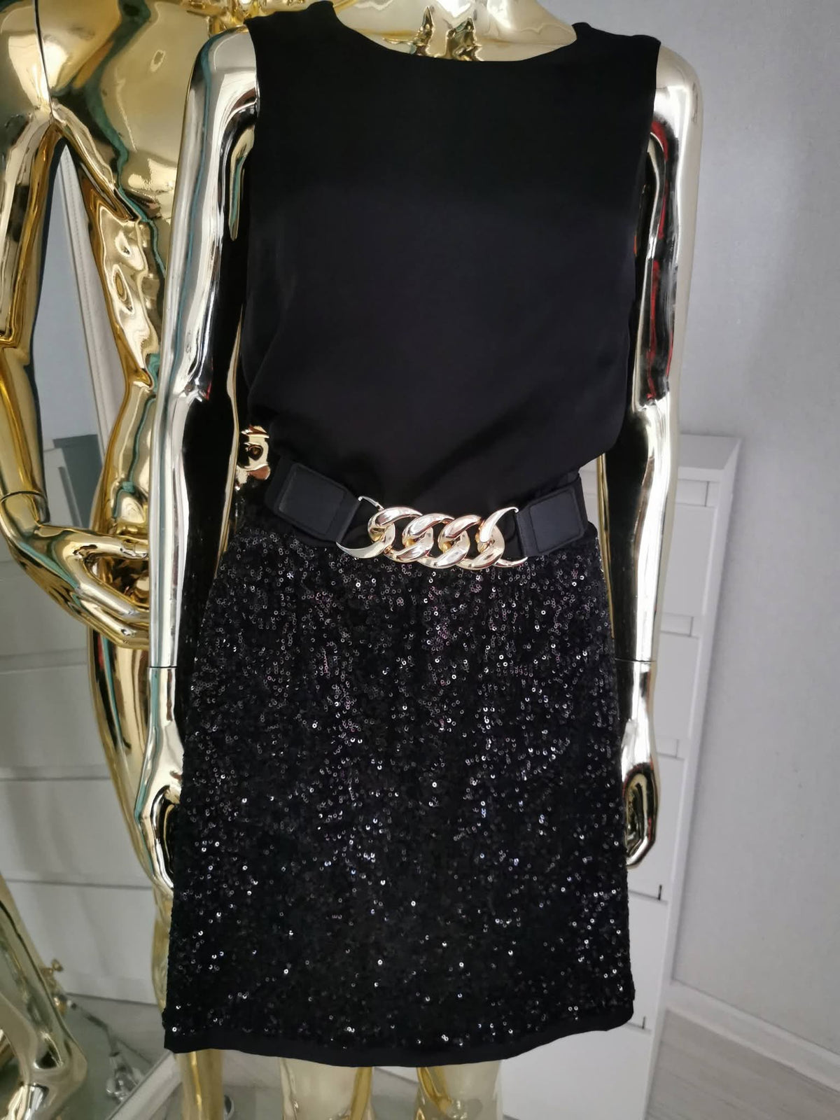 M dydžio elegantiška juoda suknelė