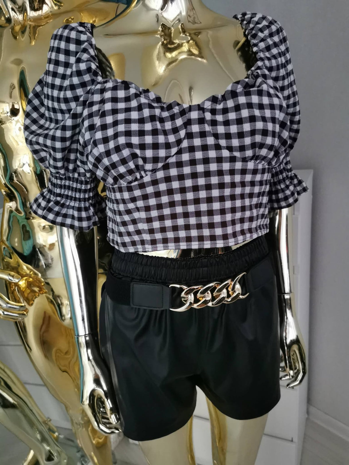S dydžio crop top stiliaus palaidinė