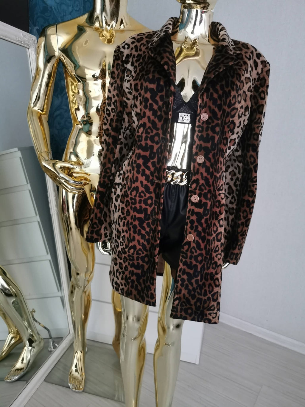 2XL dydžio leopardo rašto paltas