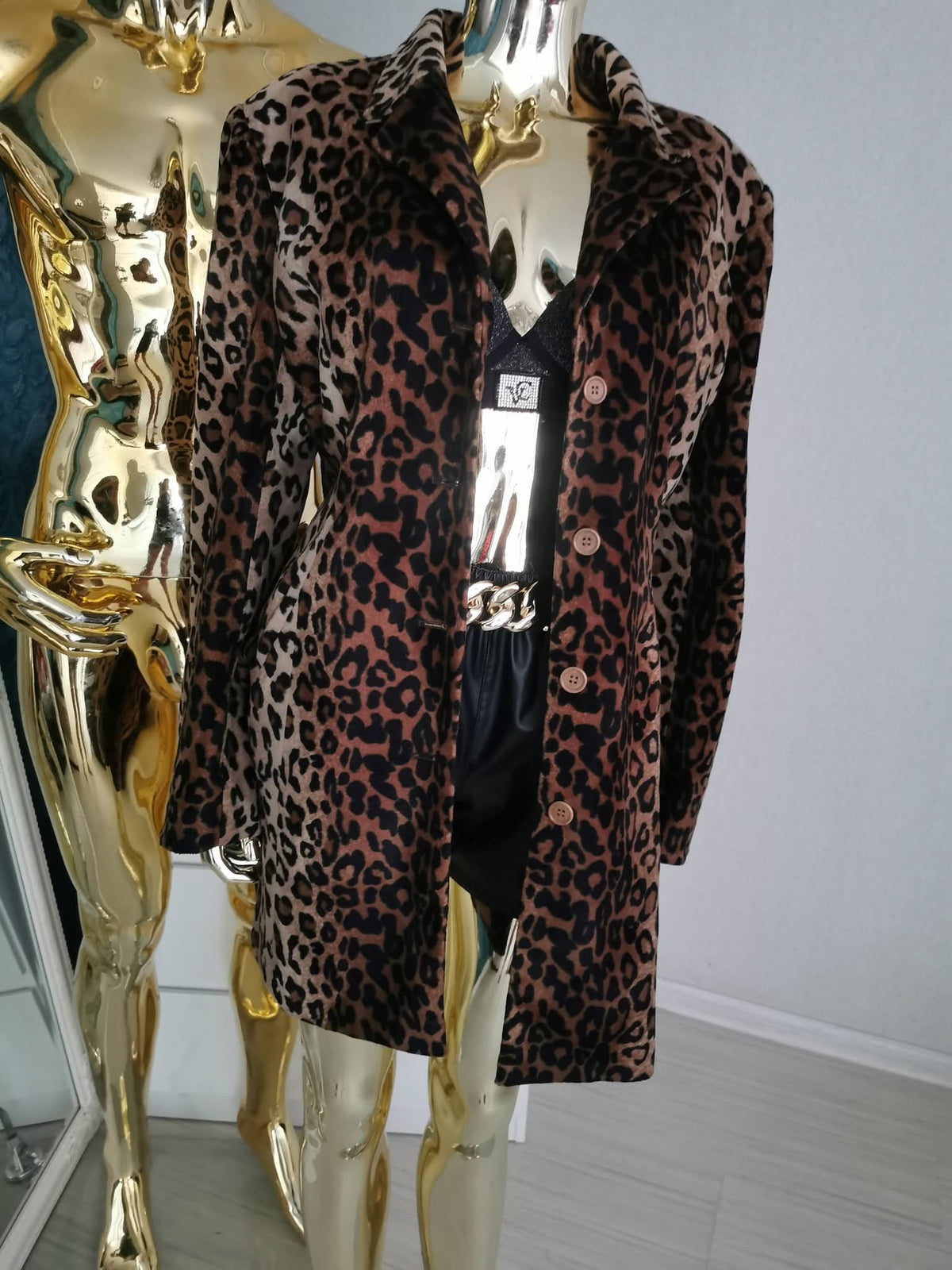 2XL dydžio leopardo rašto paltas
