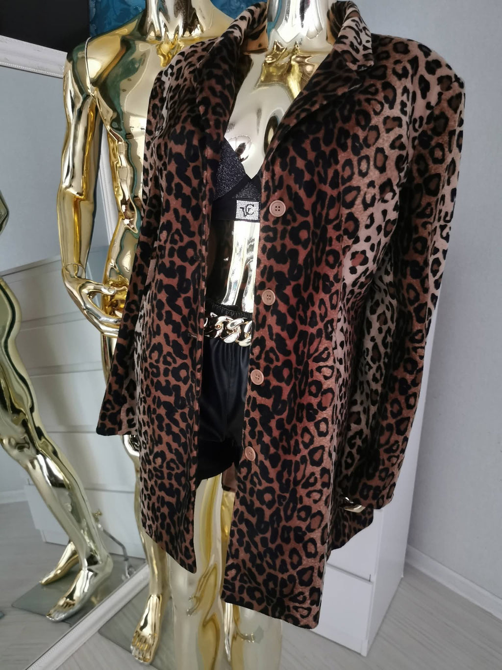 2XL dydžio leopardo rašto paltas