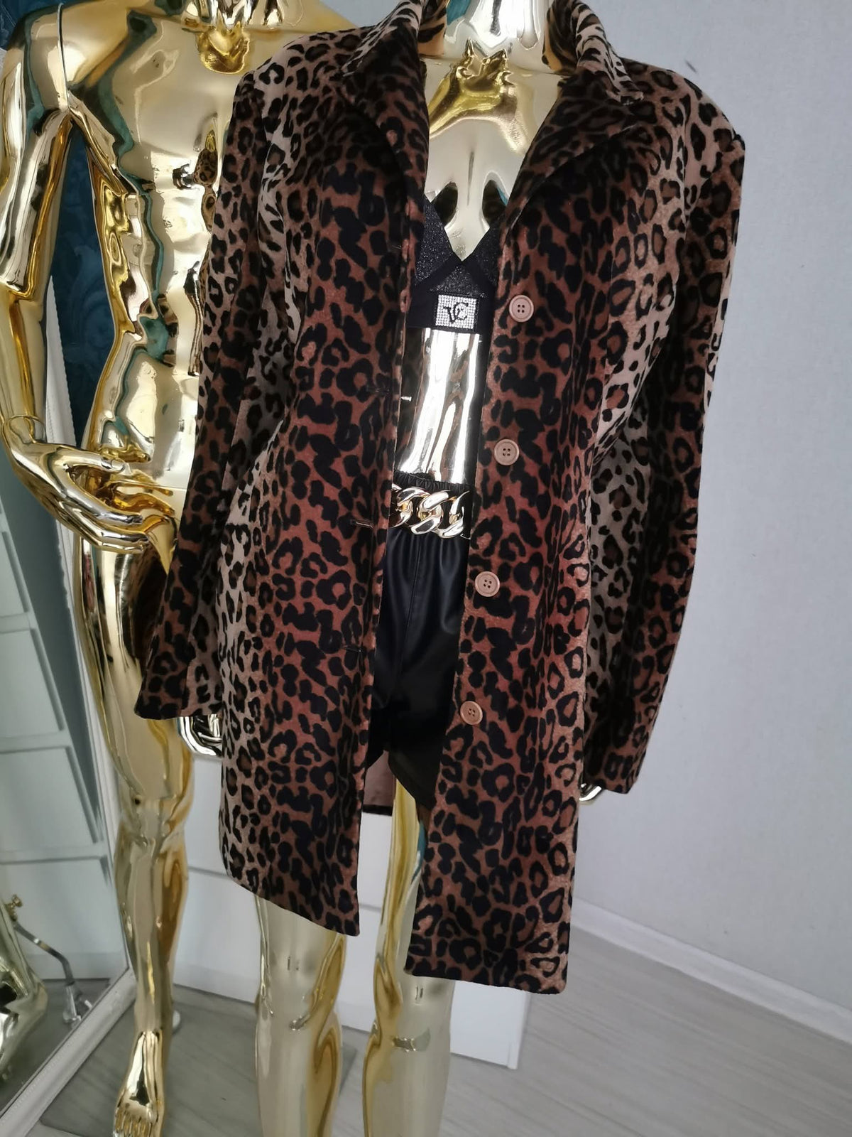2XL dydžio leopardo rašto paltas