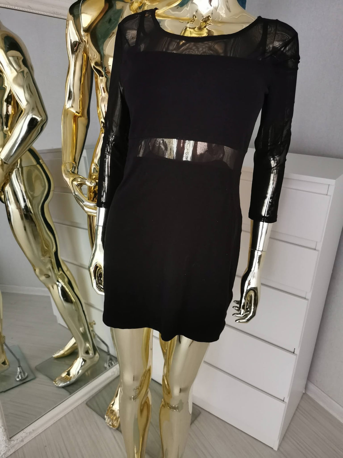 S dydžio elegantiška juoda suknelė