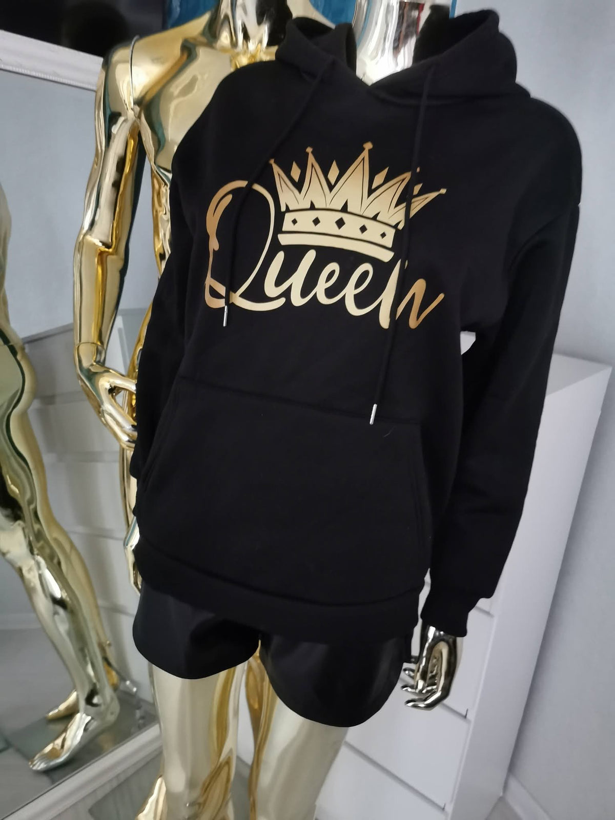 S dydžio džemperis su užrašu QUEEN