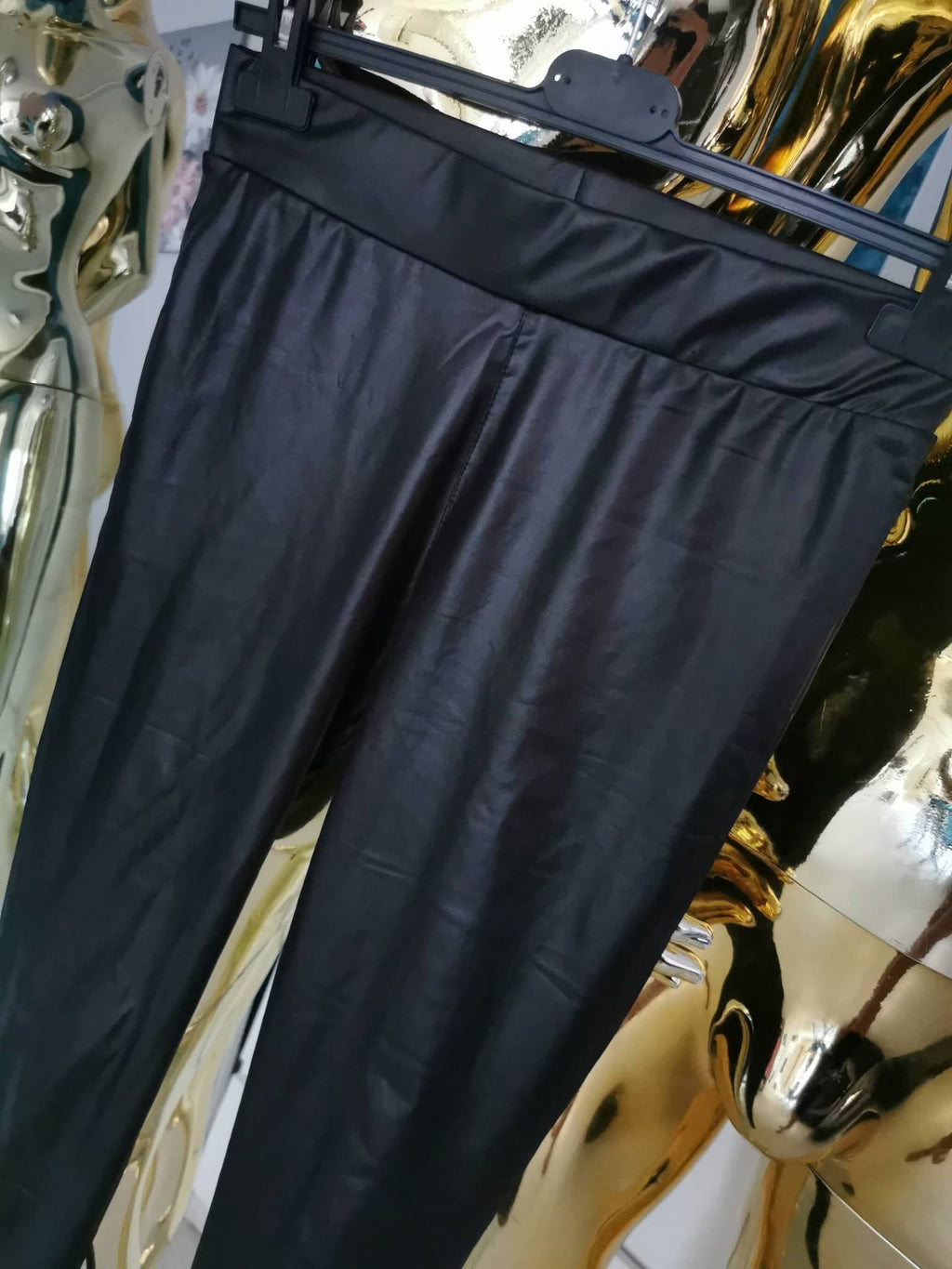 M/L dydžio odos imitacijos tamprės
