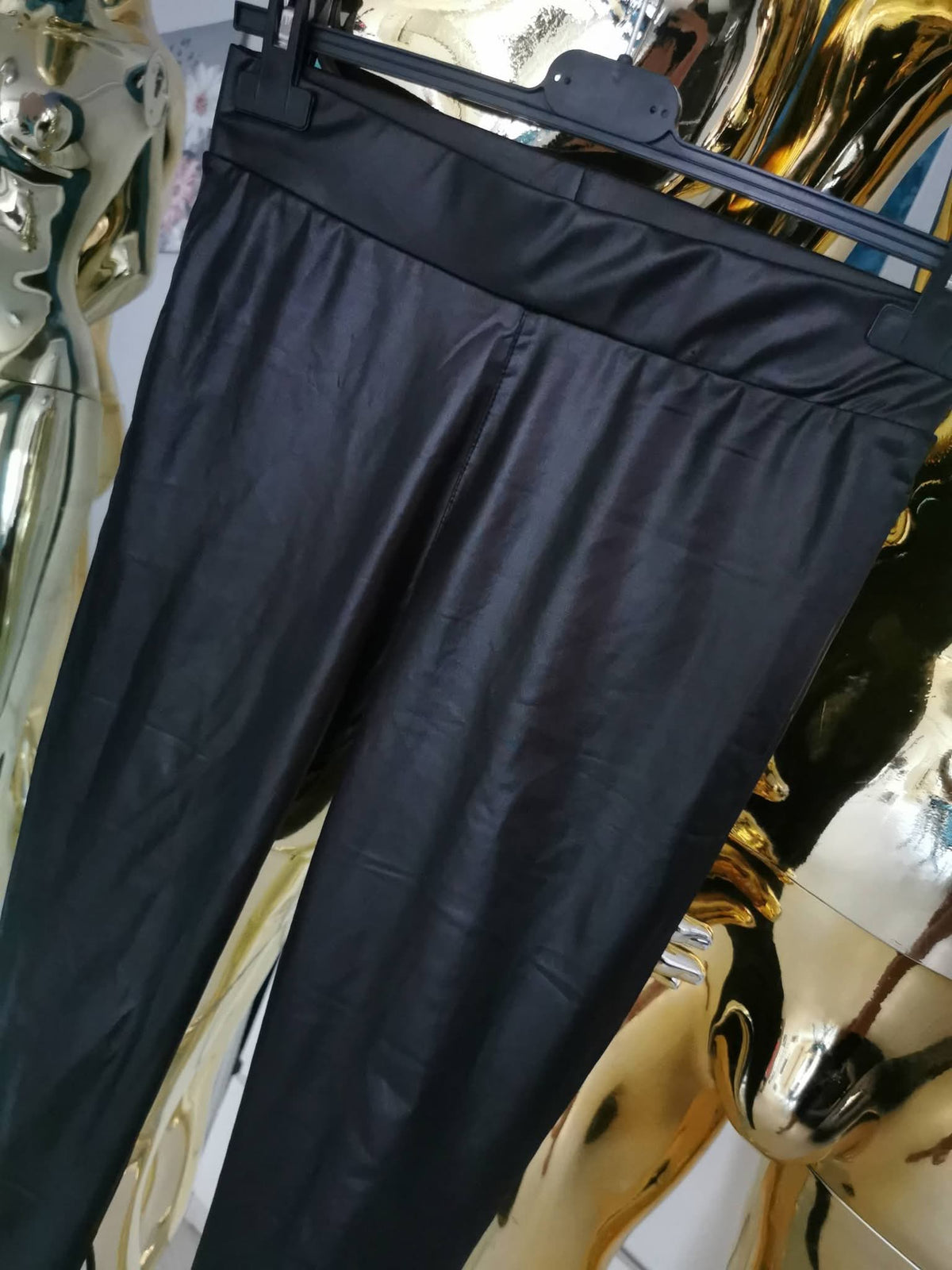 M/L dydžio odos imitacijos tamprės