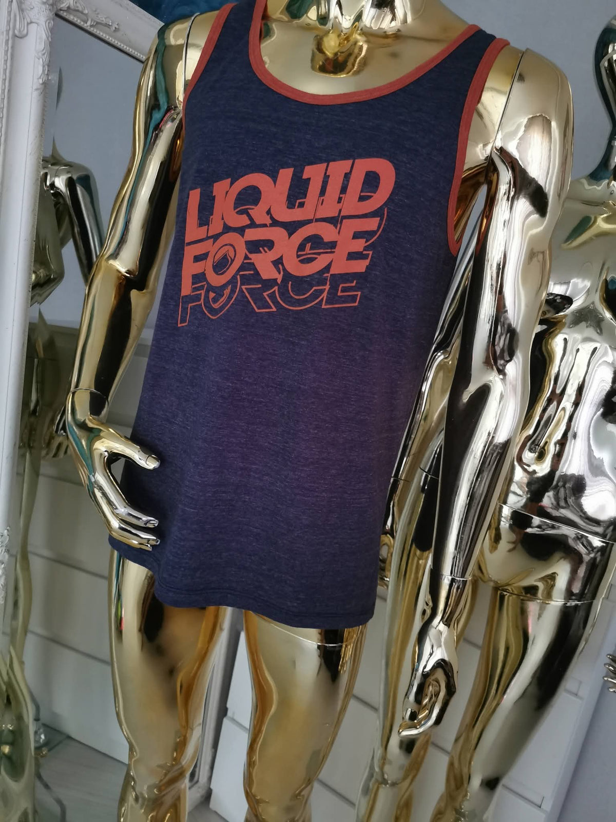 Vyriški berankoviai marškinėliai su užrašu „Liquid Force“ ( M dydis )