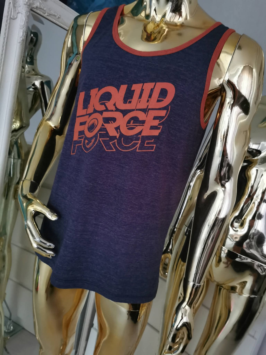 Vyriški berankoviai marškinėliai su užrašu „Liquid Force“ ( M dydis )