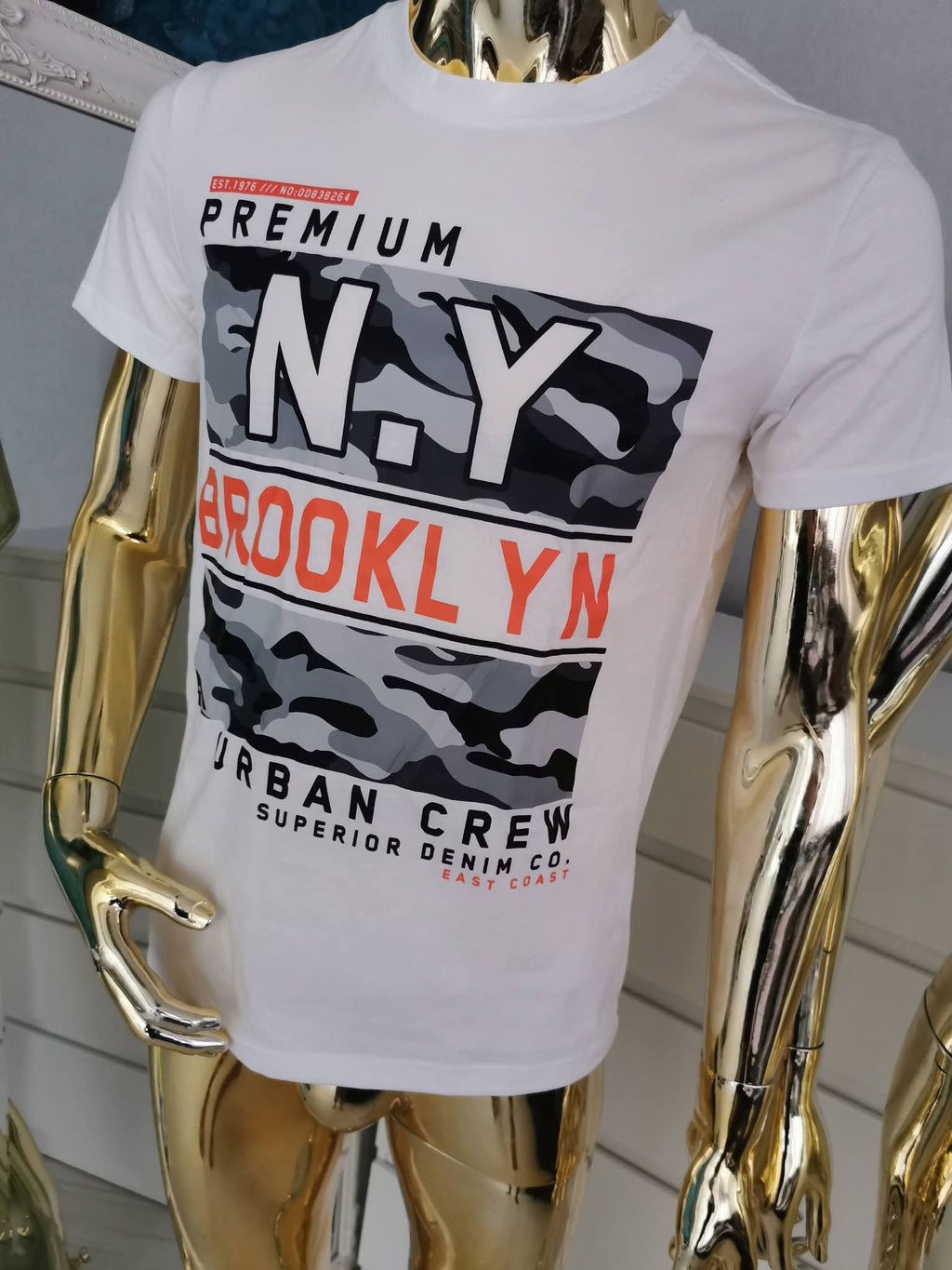 Balti vyriški marškinėliai su užrašu Brooklyn ( M dydžio )