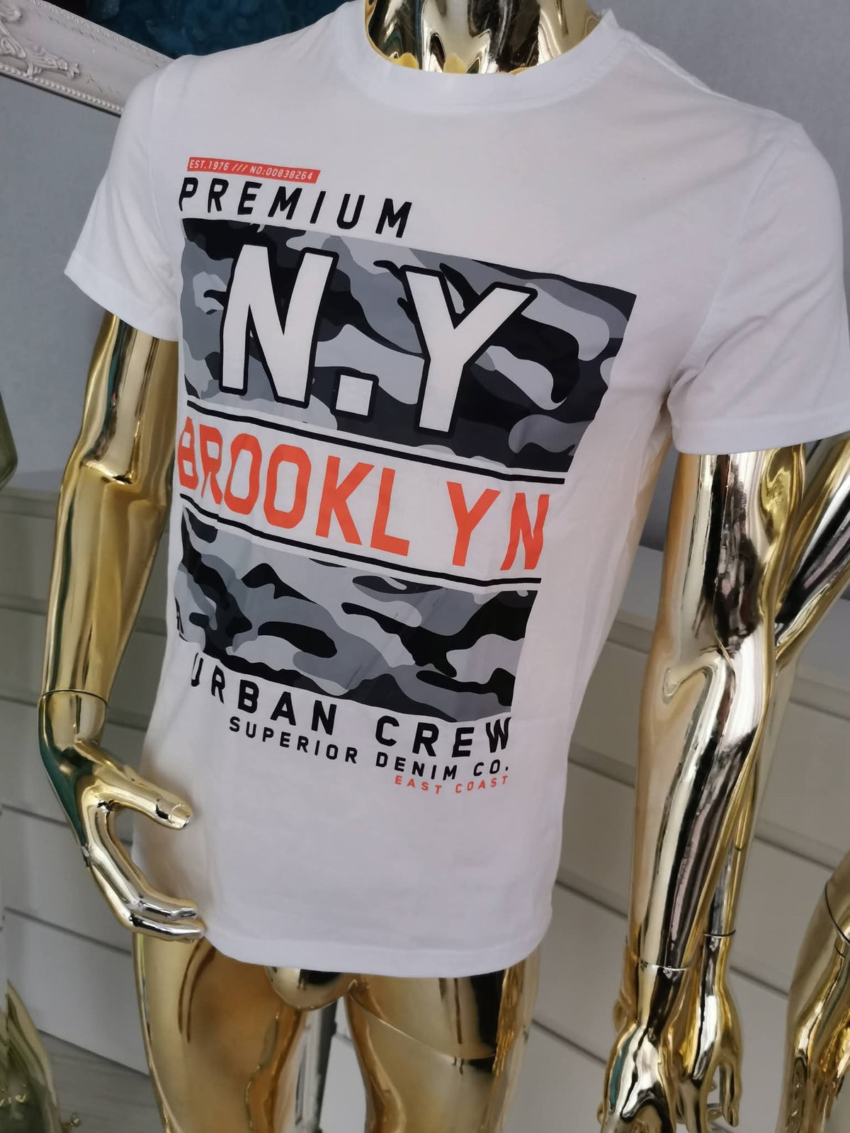 Balti vyriški marškinėliai su užrašu Brooklyn ( M dydžio )