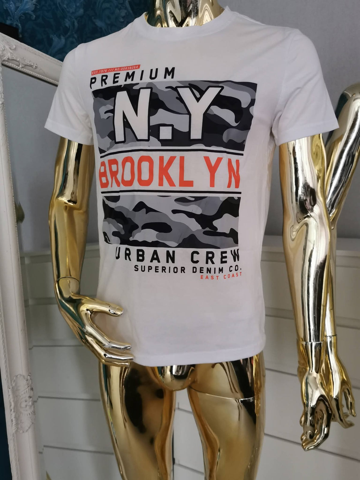 Balti vyriški marškinėliai su užrašu Brooklyn ( M dydžio )