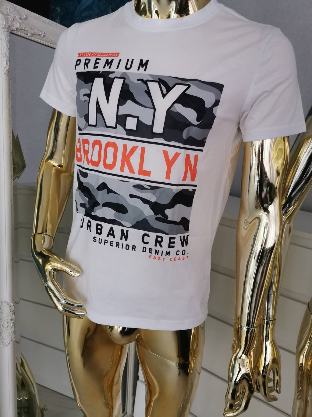 Balti vyriški marškinėliai su užrašu Brooklyn ( M dydžio )