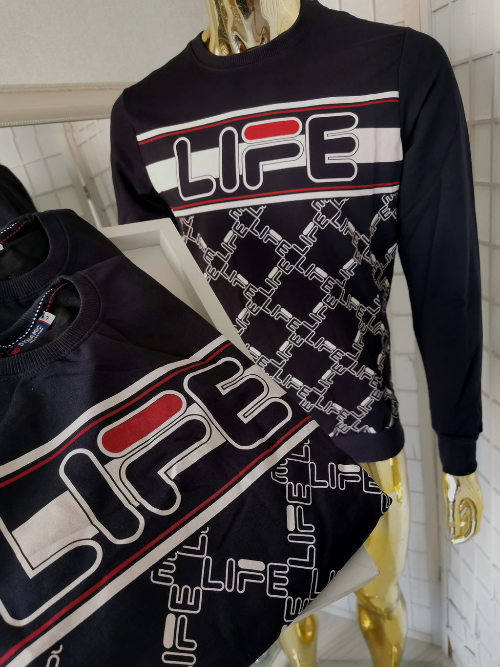 Tamsiai mėlynas džemperis su užrašu LIFE