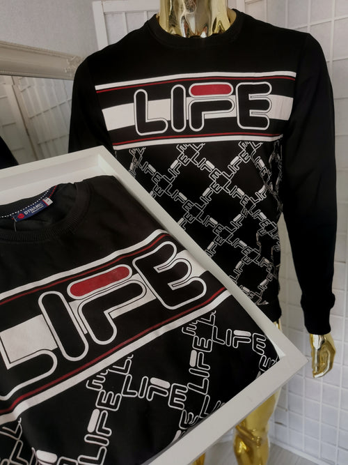 Juodas džemperis su užrašu  „LIFE“