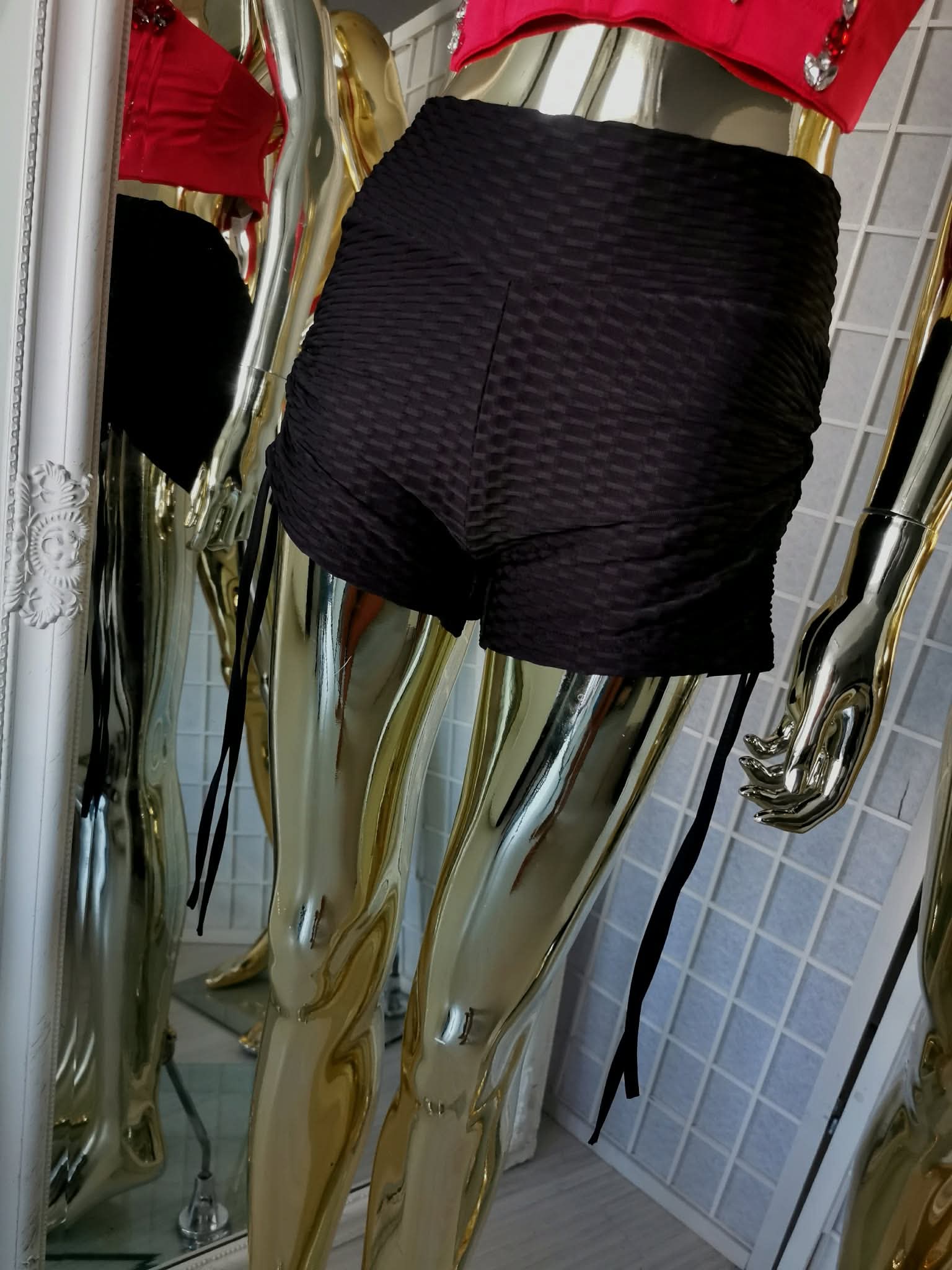 XL dydžio juodi push up šortai