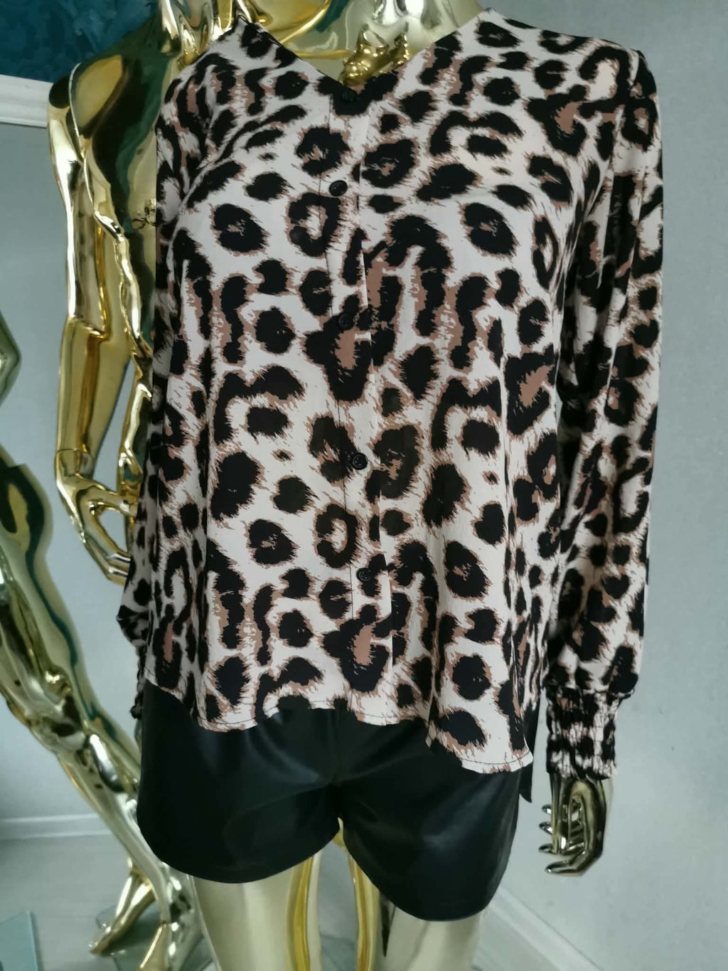 S dydžio leopardo rašto palaidinė