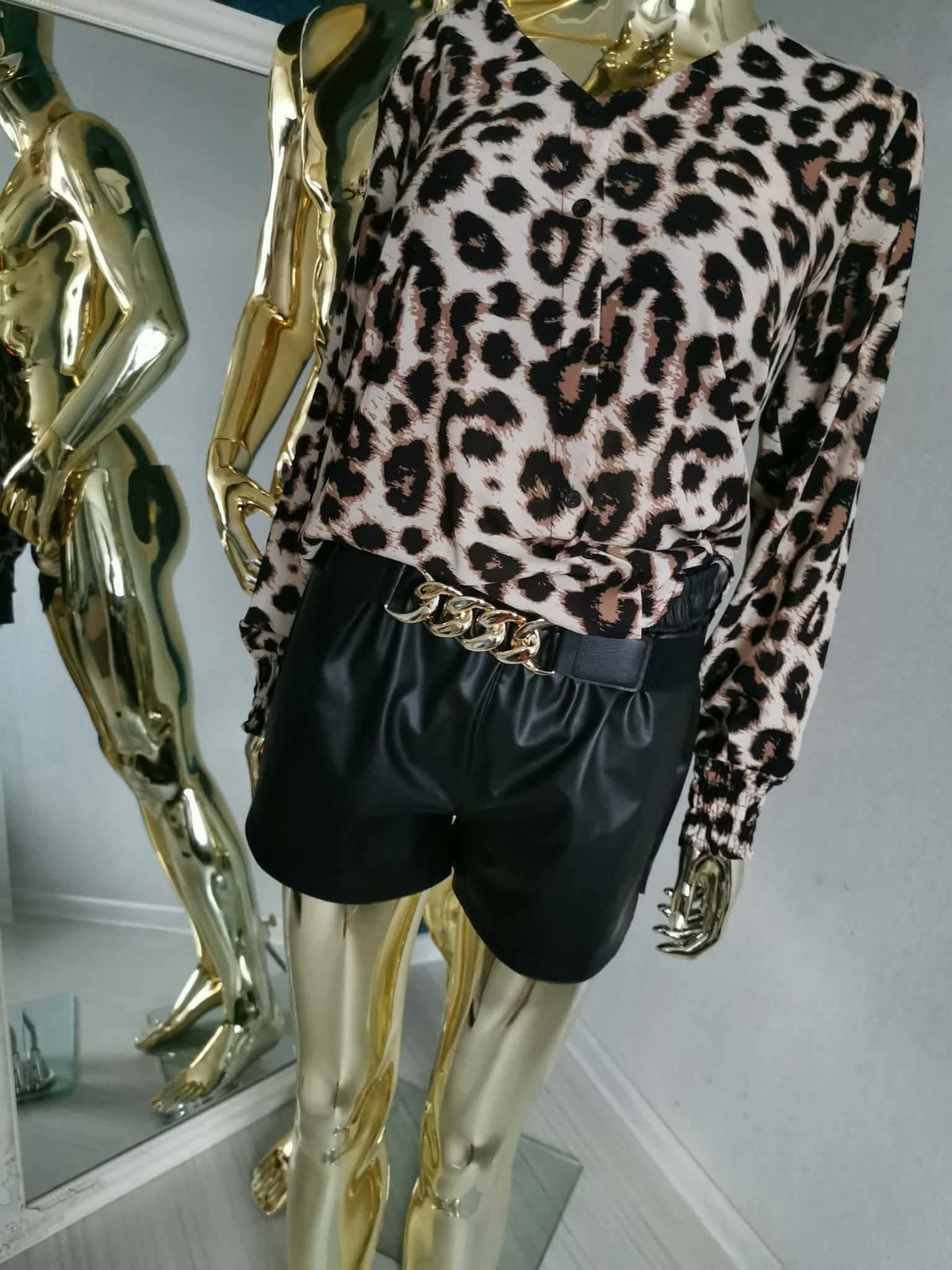S dydžio leopardo rašto palaidinė