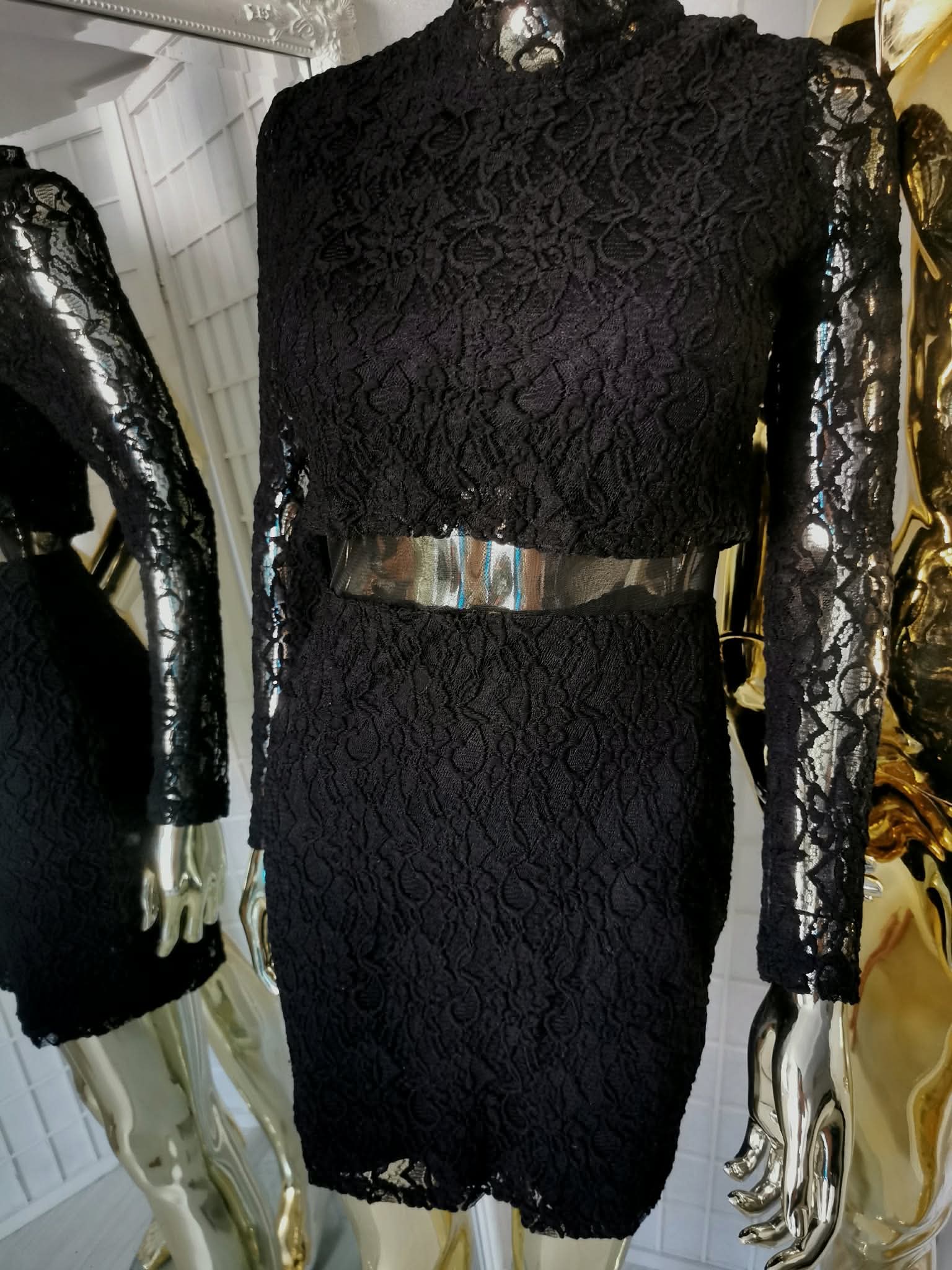 S dydžio elegantiška juoda suknelė