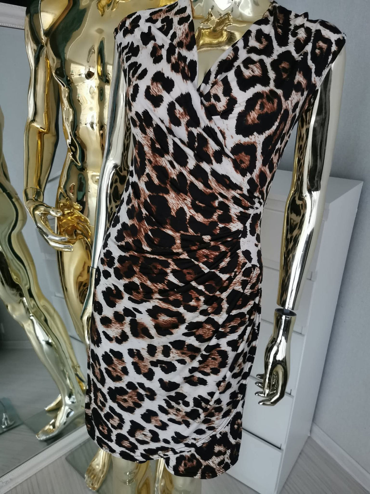 S dydžio leopardo rašto suknelė be rankovių