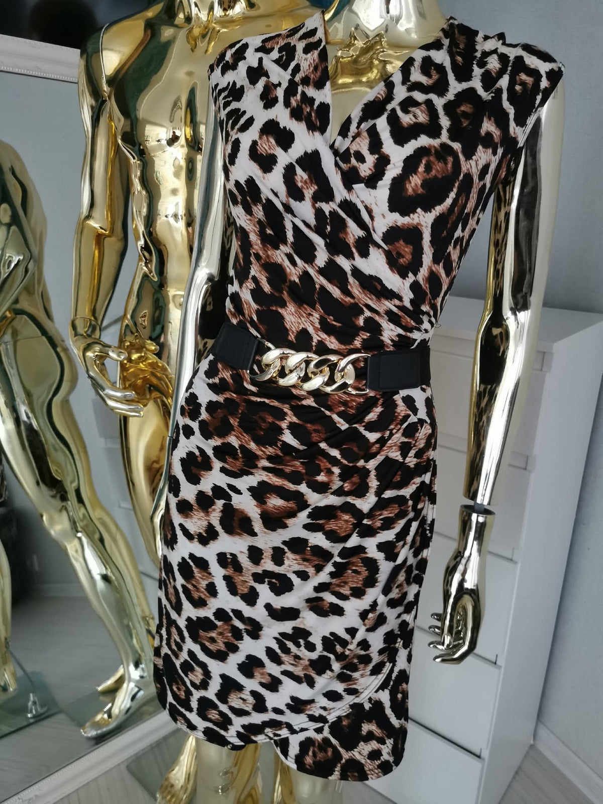 S dydžio leopardo rašto suknelė be rankovių